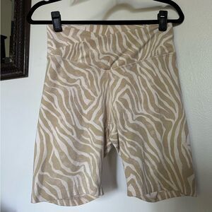 High Rise Crossover Bike Short Women's M Medium Beige Tan Athletic Short